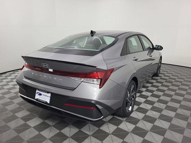 2025 Hyundai Elantra - $23,136