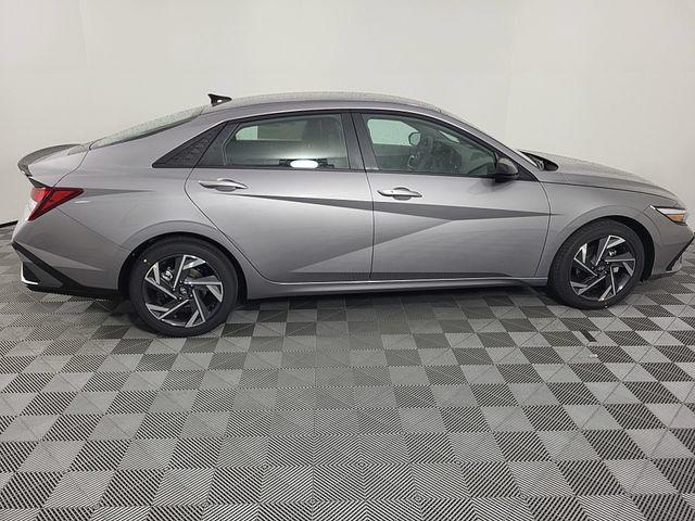 2025 Hyundai Elantra - $23,136
