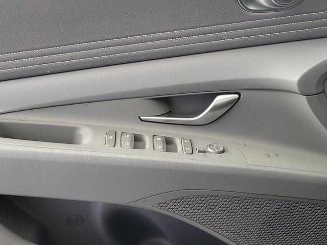 2025 Hyundai Elantra - $23,136