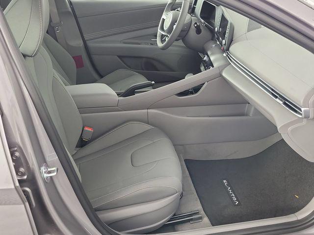 2025 Hyundai Elantra - $23,136