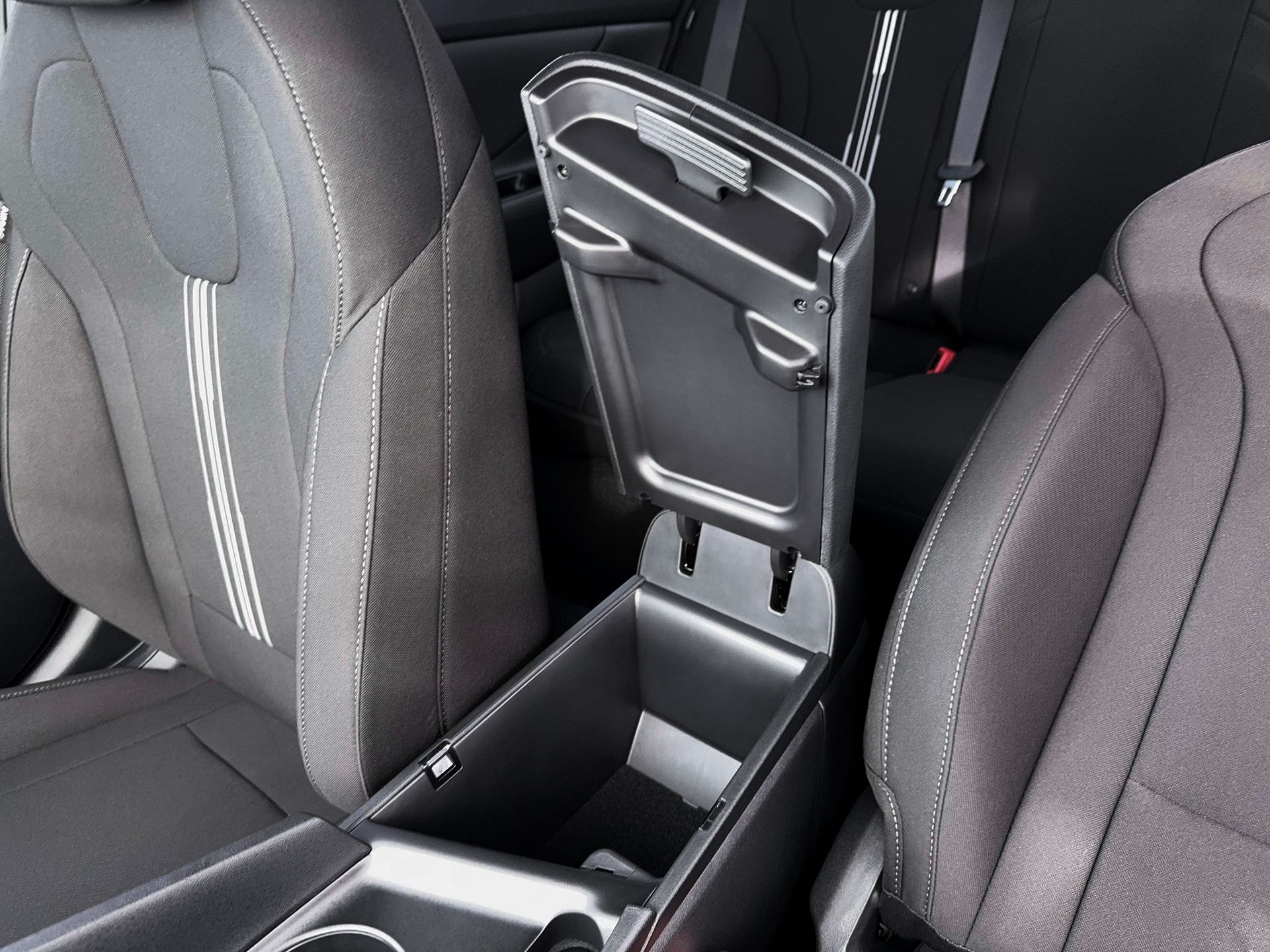 2026 Hyundai Elantra - $26,160