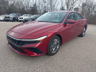2024 Hyundai Elantra SEL 4DR Sedan