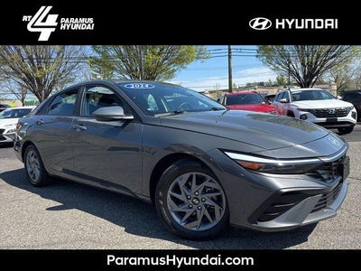 2024 Hyundai Elantra SEL 4DR Sedan