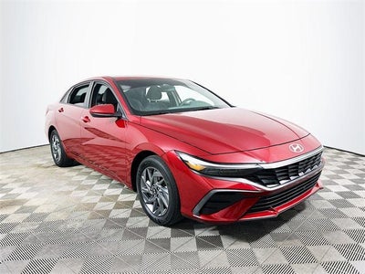 2024 Hyundai Elantra SEL 4DR Sedan