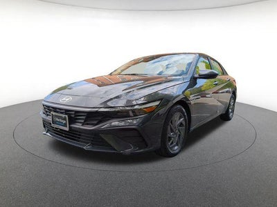 2024 Hyundai Elantra SEL 4DR Sedan