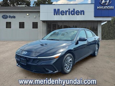 2024 Hyundai Elantra SEL 4DR Sedan