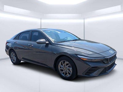 2024 Hyundai Elantra SEL 4DR Sedan