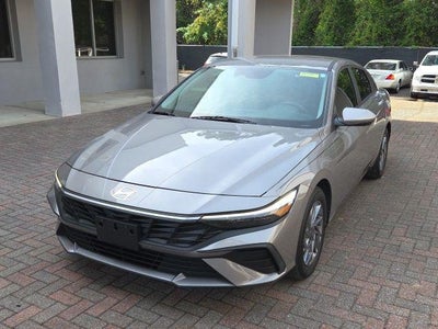 2024 Hyundai Elantra SEL 4DR Sedan