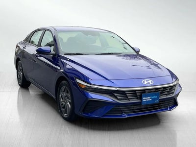 2024 Hyundai Elantra SEL 4DR Sedan