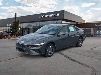 2024 Hyundai Elantra SEL 4DR Sedan