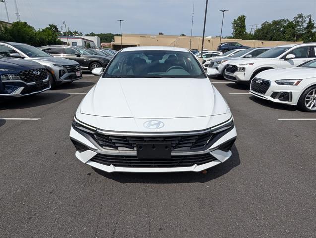 2024 Hyundai Elantra - $20,588