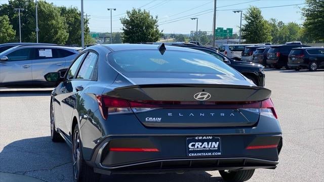 2025 Hyundai ELANTRA SEL Sport