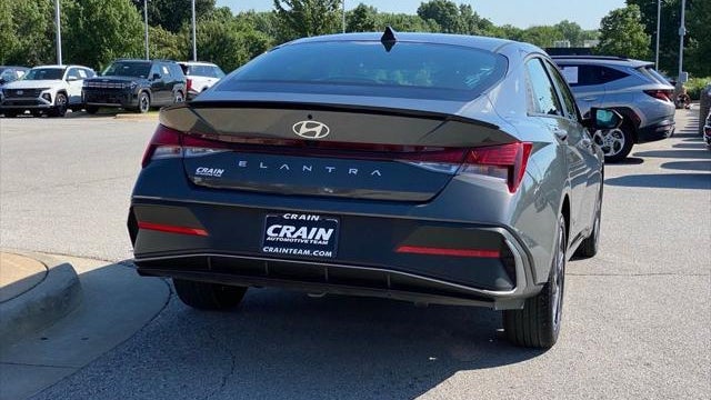2025 Hyundai ELANTRA SEL Sport