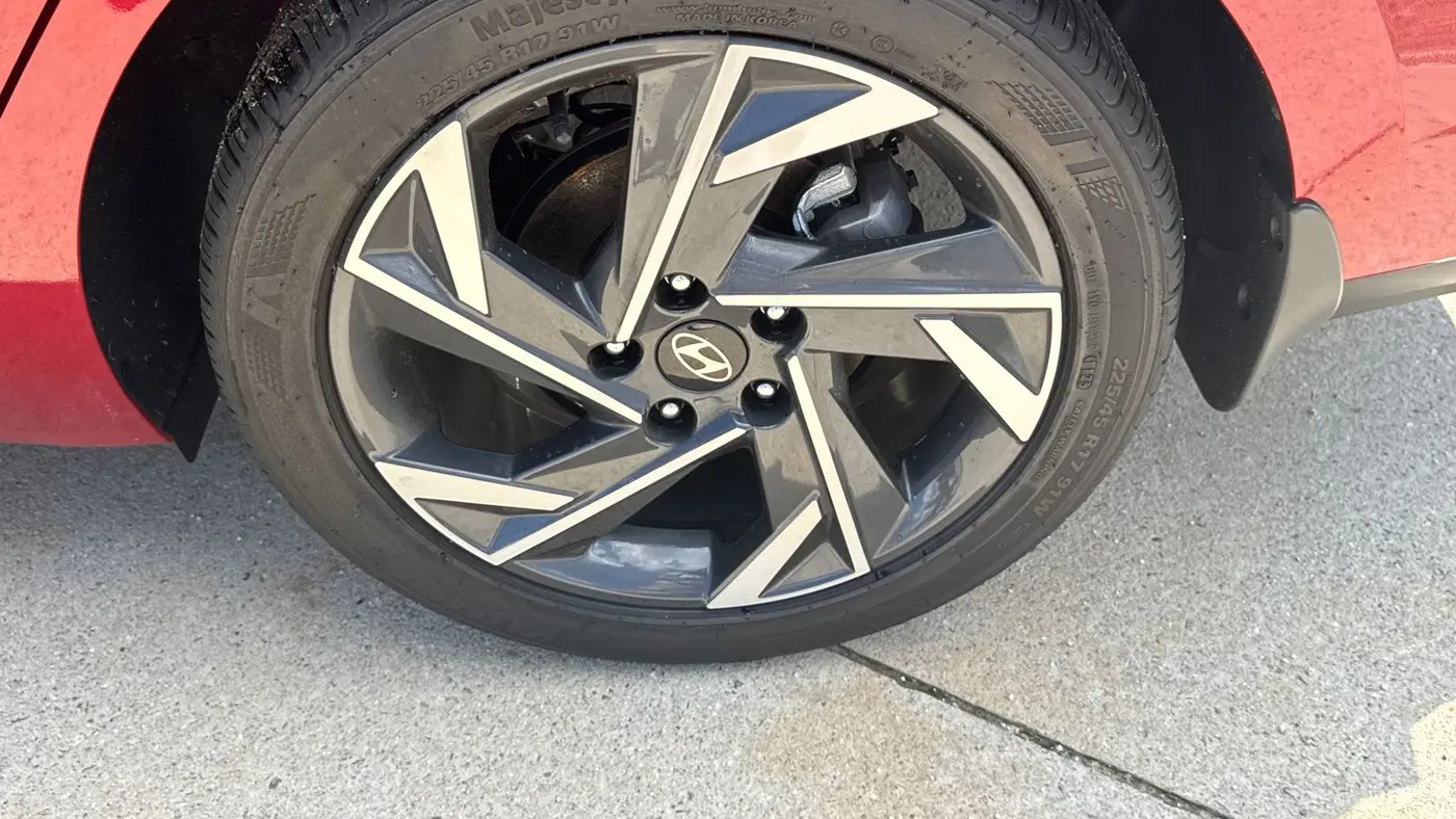 2025 Hyundai ELANTRA SEL Sport