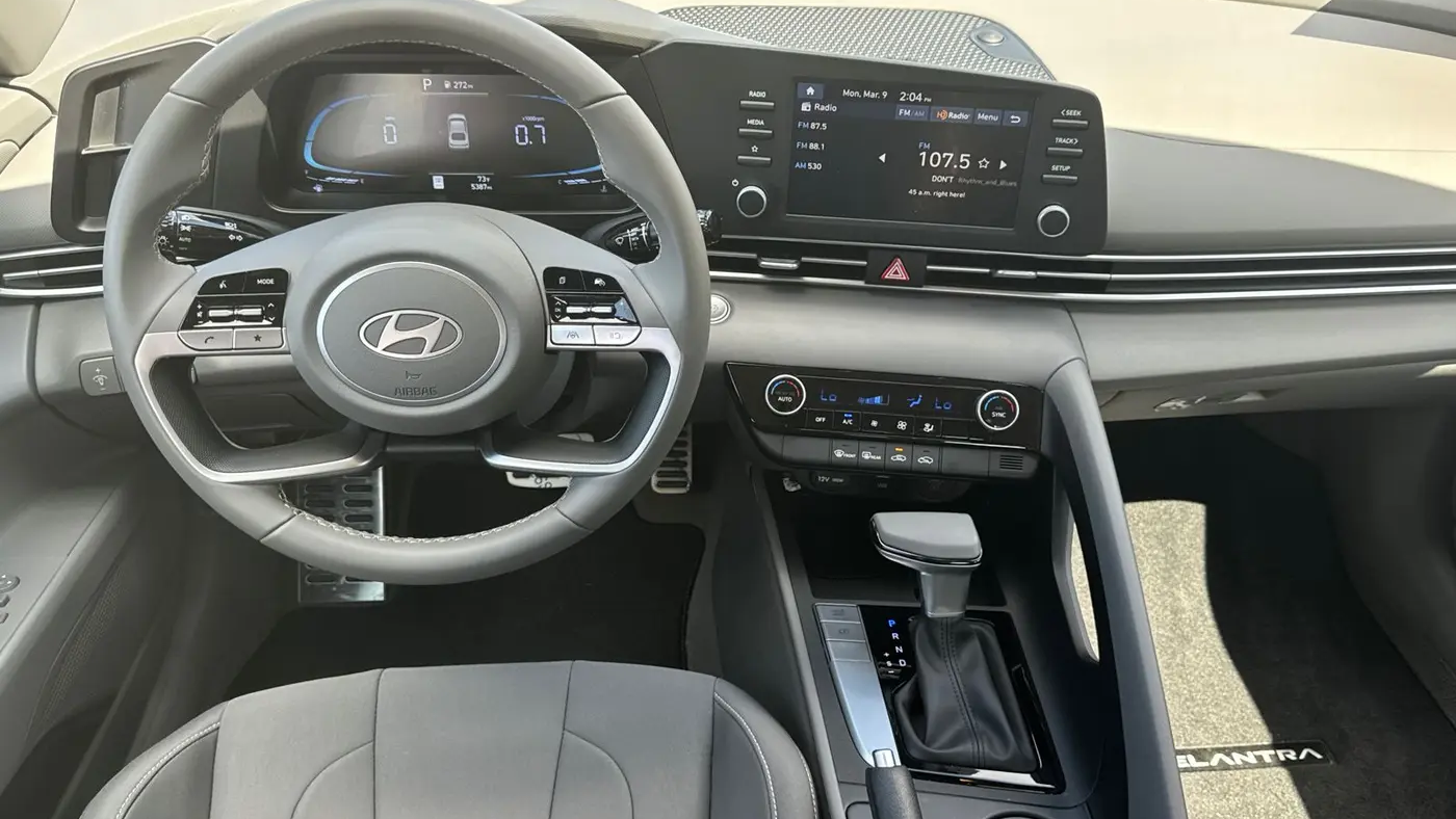 2025 Hyundai ELANTRA SEL Sport