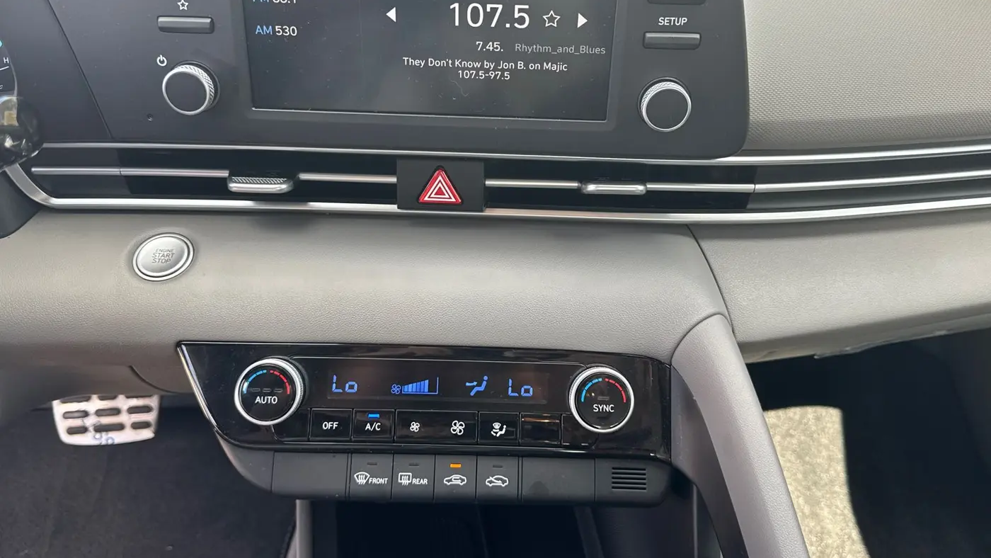 2025 Hyundai ELANTRA SEL Sport