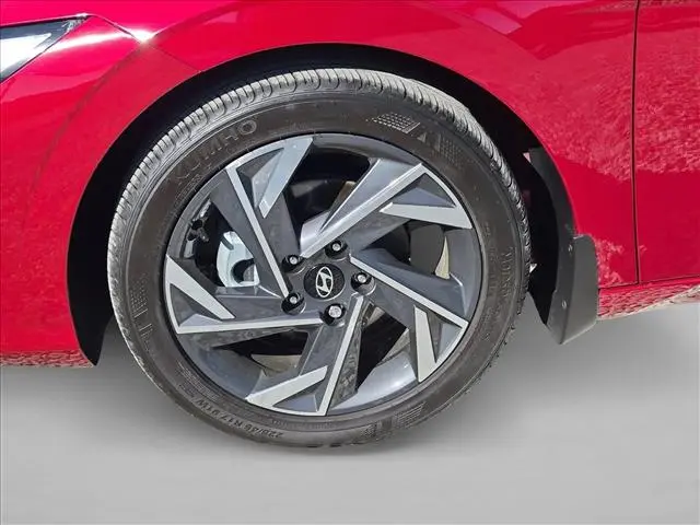 2025 Hyundai Elantra - $21,269