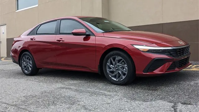 2025 Hyundai ELANTRA SEL Sport