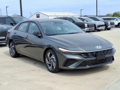 2025 Hyundai Elantra SEL Sport 4DR Sedan