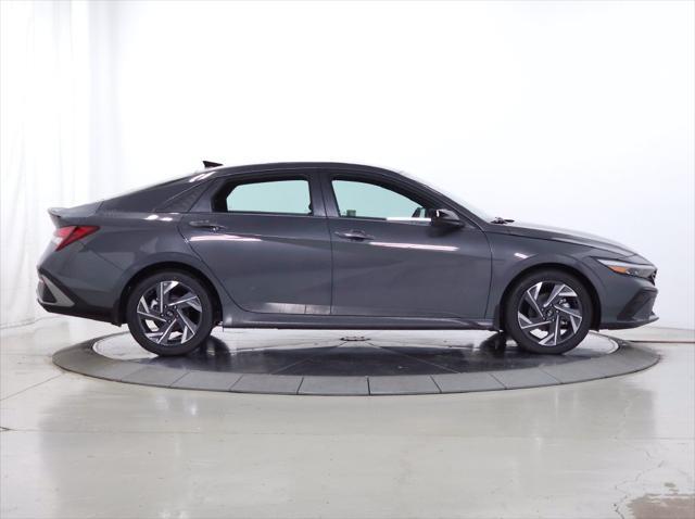 2025 Hyundai Elantra - $21,987