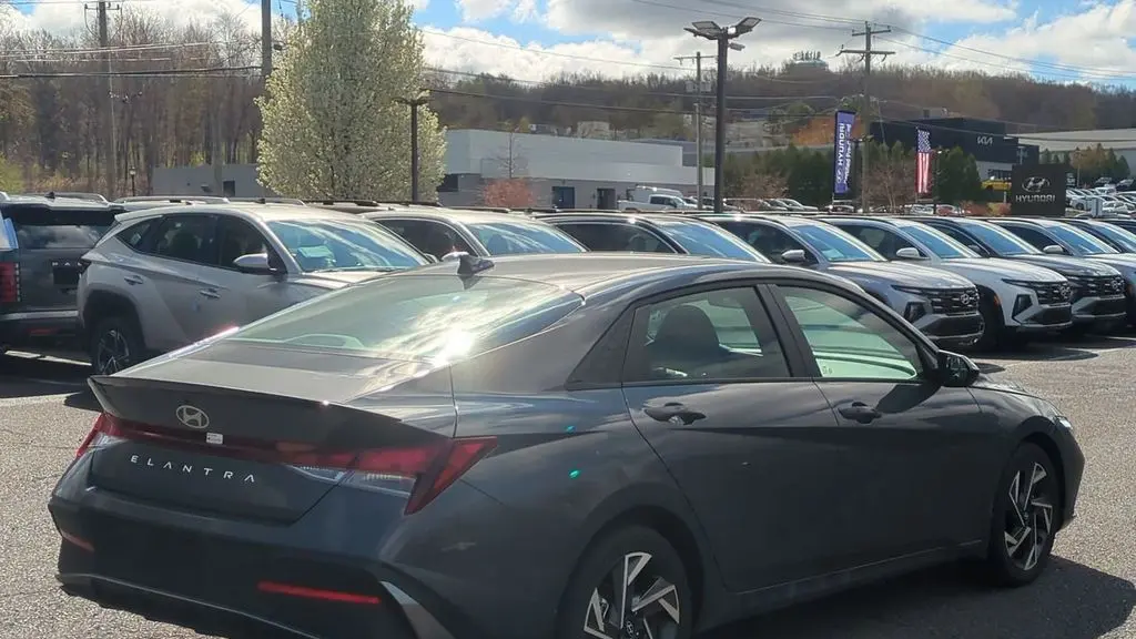 2025 Hyundai ELANTRA SEL Sport