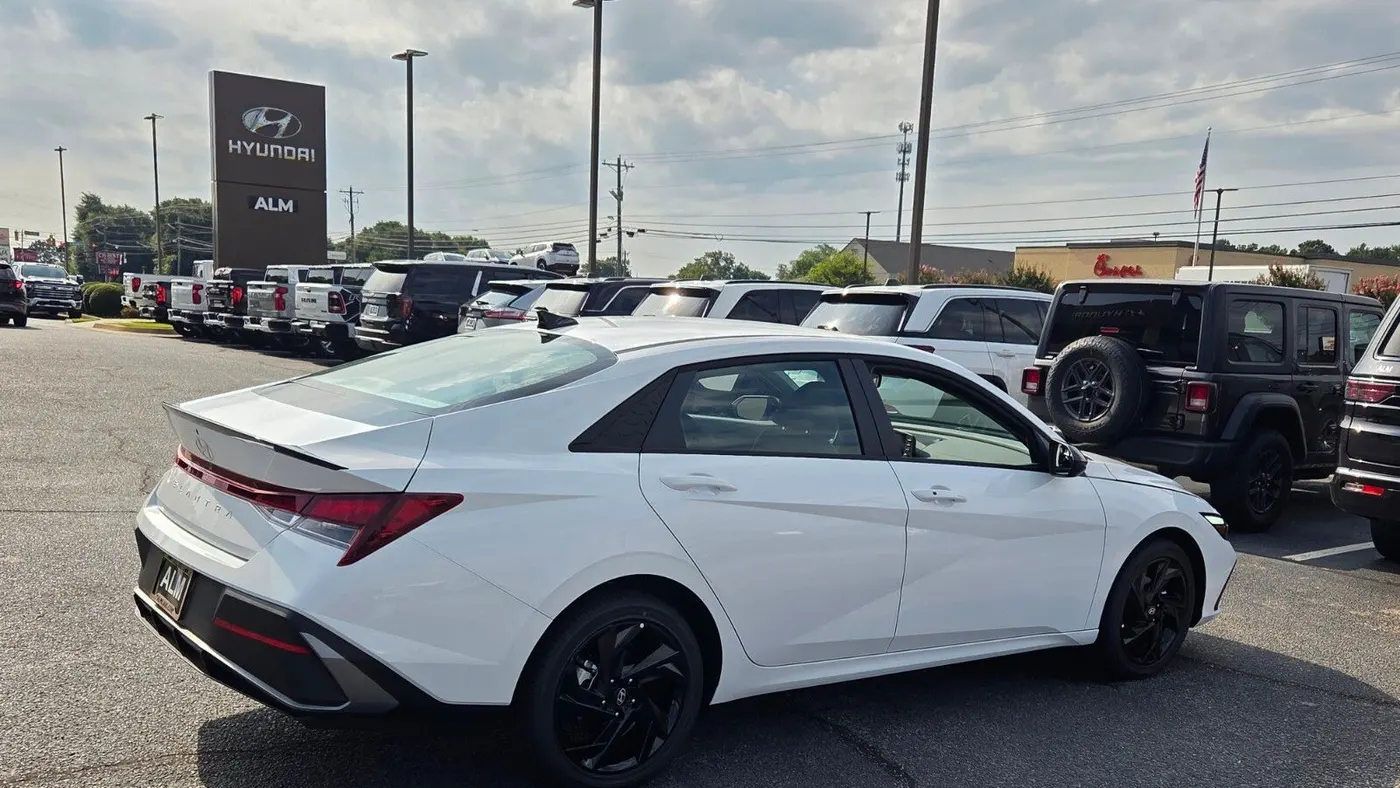 2026 Hyundai ELANTRA SEL Sport