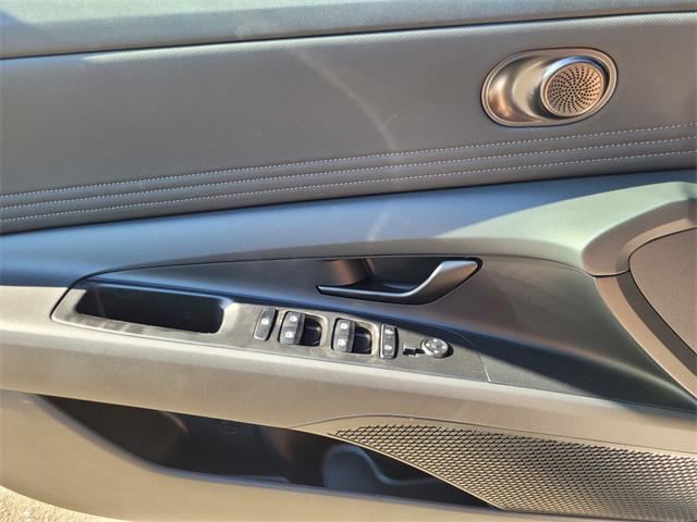 2025 Hyundai Elantra - $25,455