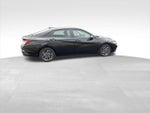 2025 ELANTRA Hybrid Thumbnail 12