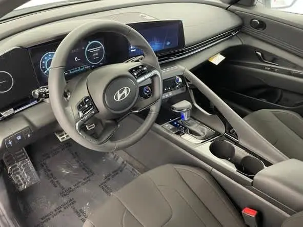 2025 Hyundai ELANTRA Hybrid SEL Sport — photo 1 of 12