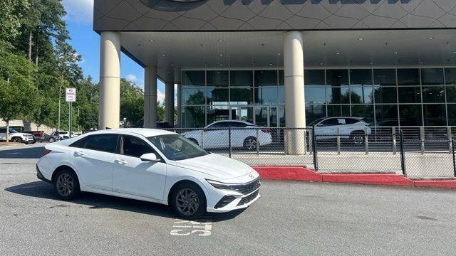 Preowned 2026 Hyundai ELANTRA Hybrid Blue for Sale