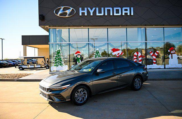 2026 Hyundai Elantra - $25,499