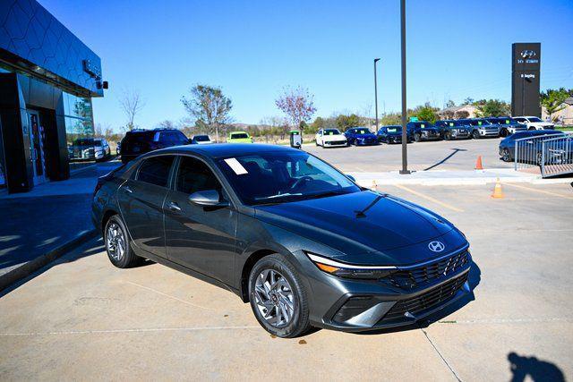 2026 Hyundai Elantra - $25,499