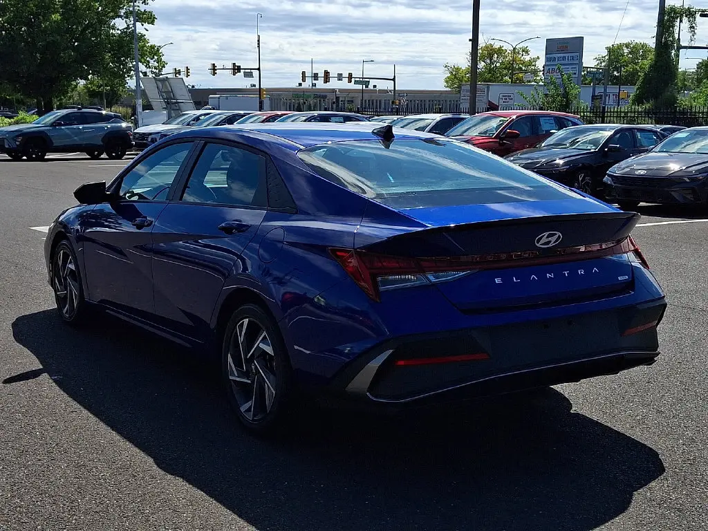 2025 Hyundai Elantra - $22,888