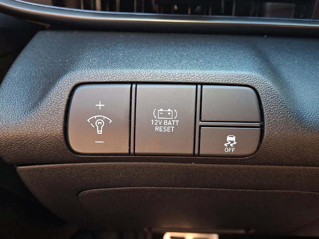 2025 Hyundai Elantra - $22,888