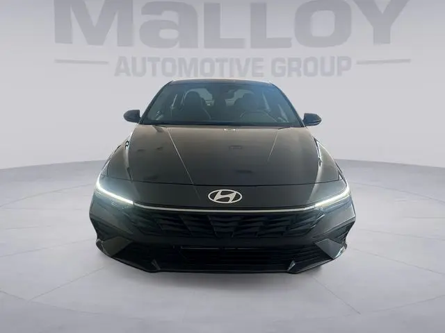 2025 Hyundai Elantra - $22,900