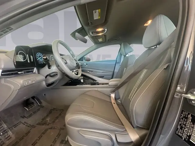 2025 Hyundai Elantra - $22,900