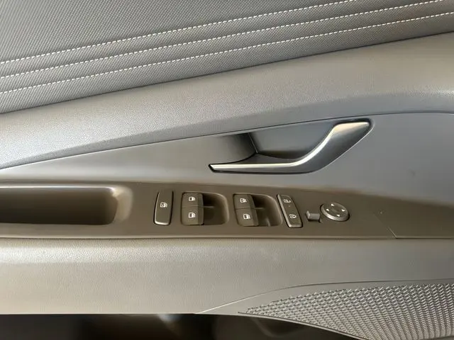 2025 Hyundai Elantra - $22,900