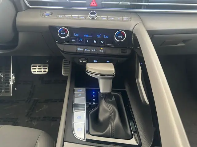2025 Hyundai Elantra - $22,900