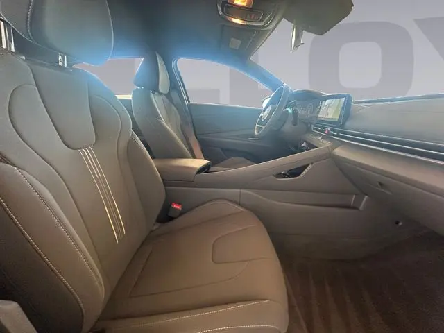 2025 Hyundai Elantra - $22,900