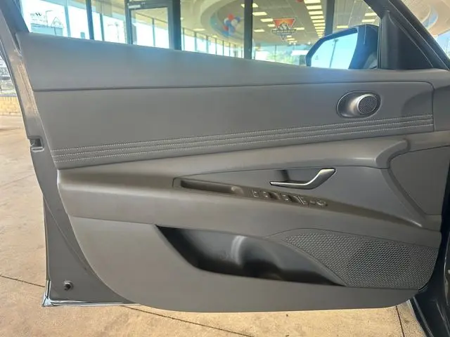 2025 Hyundai Elantra - $22,900