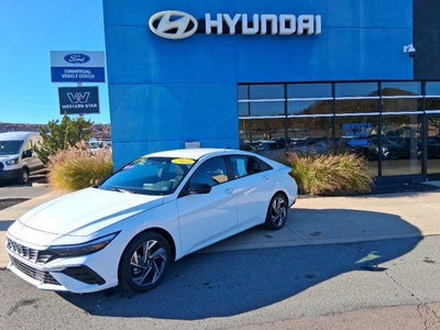 2025 Hyundai Elantra Hybrid SEL Sport 4DR Sedan