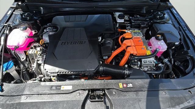 2025 Hyundai ELANTRA Hybrid SEL Sport