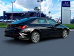 2025 ELANTRA Hybrid Thumbnail 8