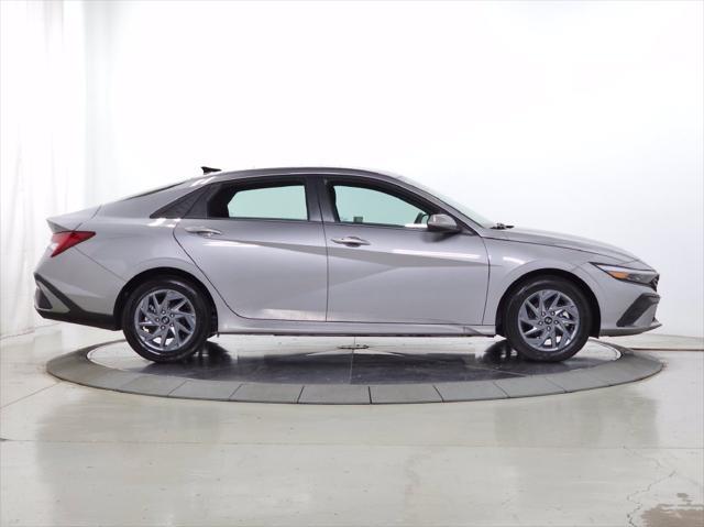 2025 Hyundai Elantra - $24,987