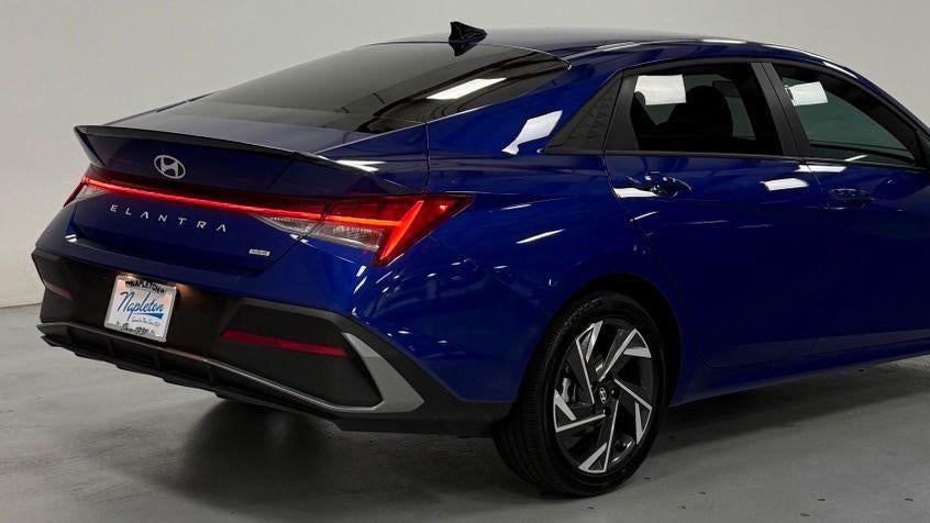 2025 Hyundai ELANTRA Hybrid SEL Sport