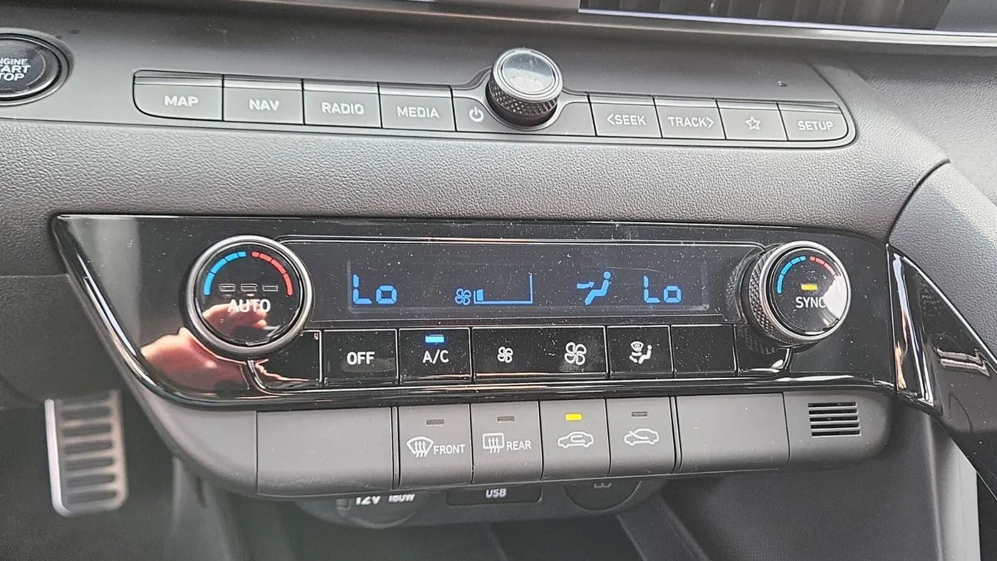2026 Hyundai ELANTRA Hybrid SEL Sport