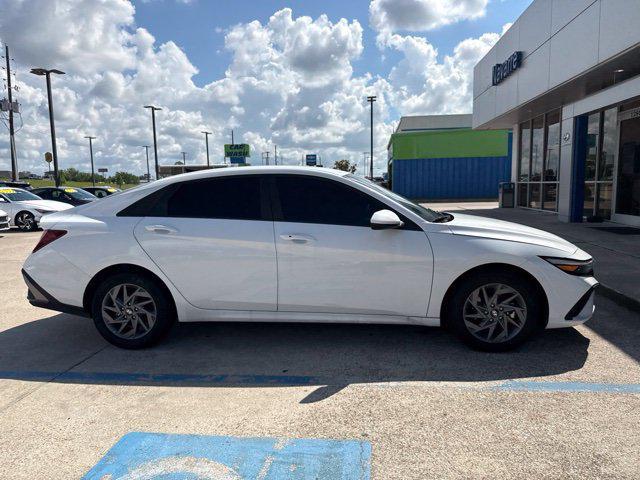 2026 Hyundai Elantra - $24,011