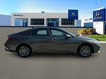 2025 ELANTRA Hybrid Thumbnail 9