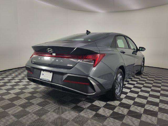 2025 Hyundai Elantra - $24,988