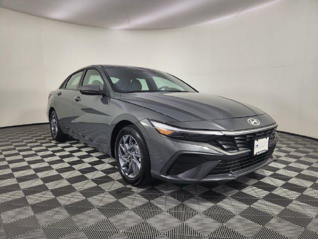 2025 Hyundai Elantra - $24,988